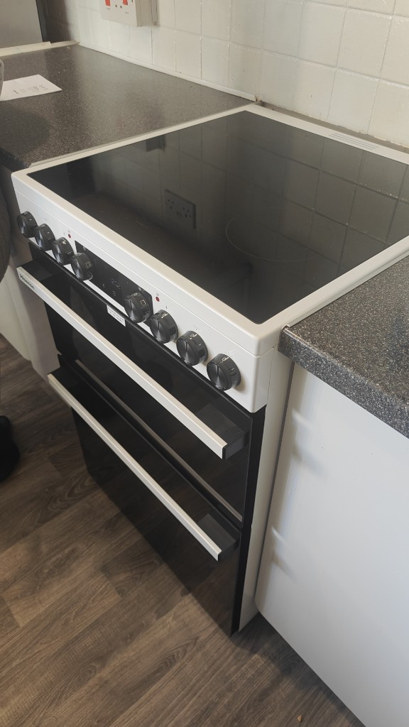 Electric cooker safely disconnected from supply